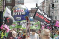 NEWS - G20-Gipfel: Protestwelle Demo auf der Alster