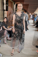 PEOPLE - Promis bei der Rodarte Modenschau in Paris