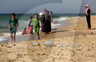 FEATURE - Quallen haben Hochsaison im Gazastreifen