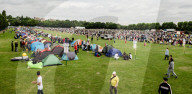FEATURE - Das grosse Anstehen für Wimbledon Tickets