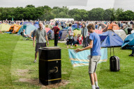 FEATURE - Das grosse Anstehen für Wimbledon Tickets