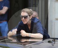 PEOPLE - Celine Dion verlässt ihr Hotel in Paris im Pyjama