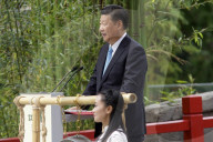 NEWS - Merkel und Xi im Panda Garden im Zoo Berlin