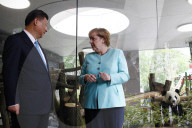 NEWS - Merkel und Xi im Panda Garden im Zoo Berlin
