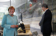 NEWS - Merkel und Xi im Panda Garden im Zoo Berlin