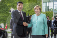 NEWS - Merkel und Xi im Panda Garden im Zoo Berlin