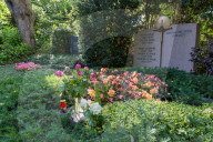 NEWS - Das Familiengrab der Familie Kohl in Ludwigshafen