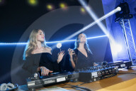 PEOPLE - Promis feiern das neue Elie Saab Parfüm