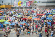 FEATURE - Nationalfeiertag ist auch Strandtag auf Coney Island