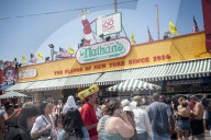 FEATURE - Nationalfeiertag ist auch Strandtag auf Coney Island