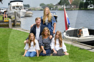 PEOPLE - Die holländische Königsfamilie beim traditionellen Sommer-Fototermin in Warmond