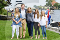 PEOPLE - Die holländische Königsfamilie beim traditionellen Sommer-Fototermin in Warmond