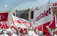 NEWS - Türkei: Tausende marschieren für Gerechtigkeit
