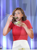 PEOPLE - Miranda Kerr wirbt in Japan für Marukome Produkte