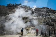 NEWS - Italien: Rauchende PhlegrÃ¤ische Felder am 'Supervulkan'