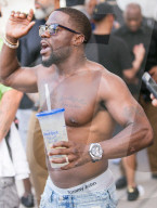 PEOPLE - Kevin Hart feiert seinen Geburtstag ausgelassen in Las Vegas