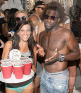 PEOPLE - Kevin Hart feiert seinen Geburtstag ausgelassen in Las Vegas