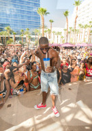 PEOPLE - Kevin Hart feiert seinen Geburtstag ausgelassen in Las Vegas