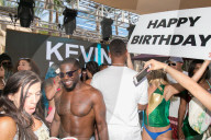 PEOPLE - Kevin Hart feiert seinen Geburtstag ausgelassen in Las Vegas