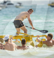 FEATURE - Bierdosenregatta