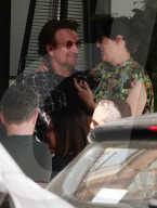 PEOPLE - Gute Stimmung bei Bono in Mayfair