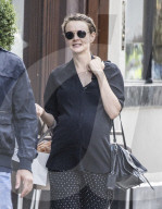 PEOPLE - Die schwangere Carey Mulligan in Notting Hill unterwegs
