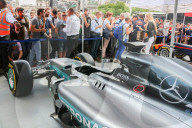 PEOPLE - London: Schnelle Boliden und Stars am F1 Live am Trafalgar Square