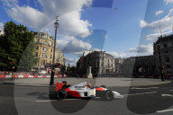 PEOPLE - London: Schnelle Boliden und Stars am F1 Live am Trafalgar Square