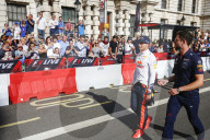 PEOPLE - London: Schnelle Boliden und Stars am F1 Live am Trafalgar Square