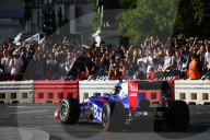 PEOPLE - London: Schnelle Boliden und Stars am F1 Live am Trafalgar Square