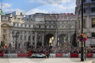 PEOPLE - London: Schnelle Boliden und Stars am F1 Live am Trafalgar Square