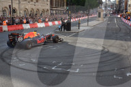 PEOPLE - London: Schnelle Boliden und Stars am F1 Live am Trafalgar Square