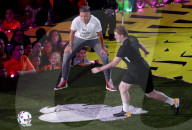 PEOPLE - Nickelodeon Kids' Choice Sports Awards in LA: Die Show