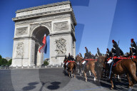NEWS - Paris: Militärparade auf der Champs-Elysées zum 14 Juillet 