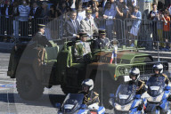 NEWS - Paris: Militärparade auf der Champs-Elysées zum 14 Juillet 