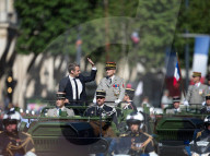 NEWS - Paris: Militärparade auf der Champs-Elysées zum 14 Juillet 