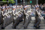 NEWS - Paris: Militärparade auf der Champs-Elysées zum 14 Juillet 