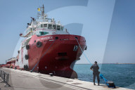 NEWS - Italien: Hunderte von Flüchtlingen stranden in Salerno