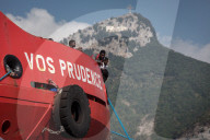 NEWS - Italien: Hunderte von Flüchtlingen stranden in Salerno