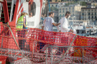 NEWS - Italien: Hunderte von Flüchtlingen stranden in Salerno