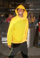 EXKLUSIV - Tyga in Gelb am Flughafen von LA