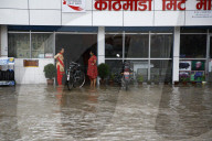 NEWS - Nepal : Hochwasser nach starkem Regen in Kathmandu