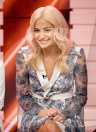 PEOPLE - Pixie Lott freute sich mit "The Voice Kids"-Siegerin Jesse F