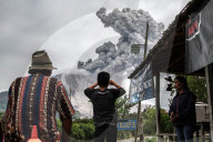 NEWS - Bedrohliche Situation in Sumatra: Aktiver Vulkan Sinabung