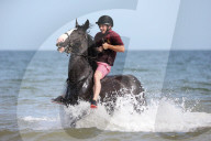 NEWS - Norfolk: Die britische Gardekavallerie trainiert am Strand