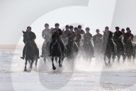 NEWS - Norfolk: Die britische Gardekavallerie trainiert am Strand