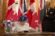 PEOPLE - Queen Elizabeth II besucht das Canada House