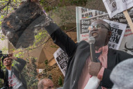 NEWS - Grenfell Tower UnglÃ¼ck: Demonstrationen vor dem Ratshaus in Chelsea