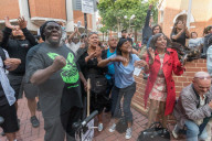 NEWS - Grenfell Tower UnglÃ¼ck: Demonstrationen vor dem Ratshaus in Chelsea
