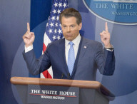 NEWS - Neuer Kommunikationsdirektor Anthony Scaramucci stellt Sarah Huckabee Sanders als Präsidentensprecherin vor 